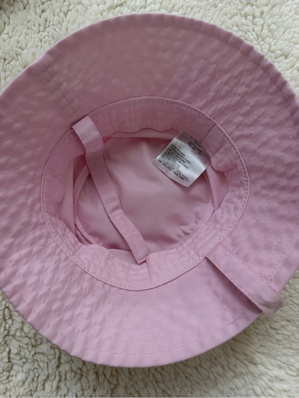Nike Baby Girls' Bucket Hat (12-24 Months) like new worn twice